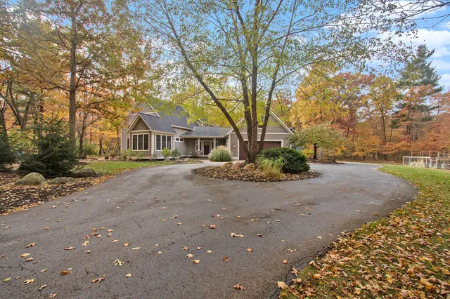 $675,000 | 3464 Jeffrey Spur, Hamilton, MI 49419