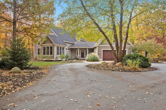 $675,000 | 3464 Jeffrey Spur, Hamilton, MI 49419