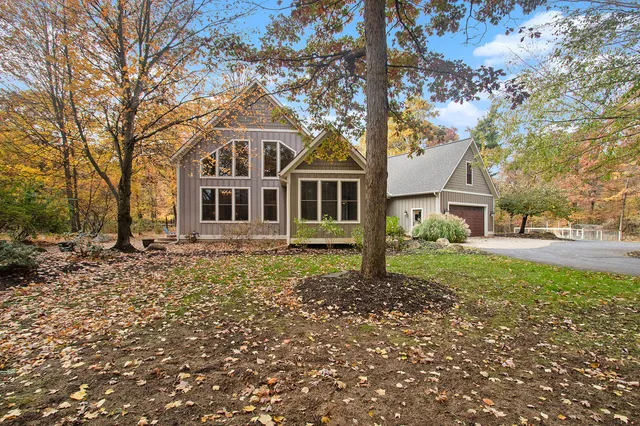 $675,000 | 3464 Jeffrey Spur, Hamilton, MI 49419