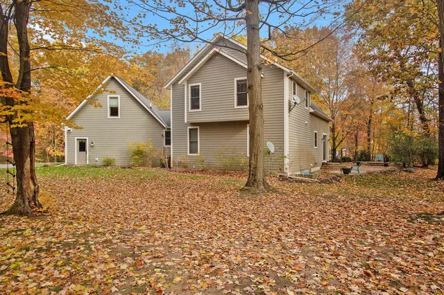 $675,000 | 3464 Jeffrey Spur, Hamilton, MI 49419