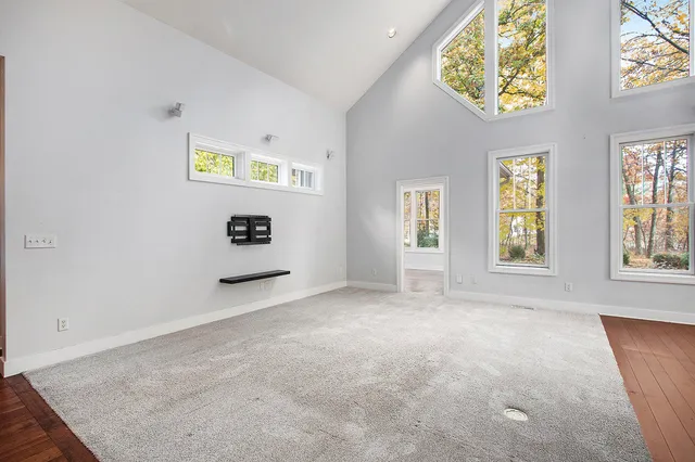 $675,000 | 3464 Jeffrey Spur, Hamilton, MI 49419