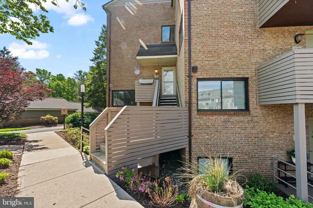 $3,875 | 11120 Harbor Court, Unit 1120, Reston, VA 20191