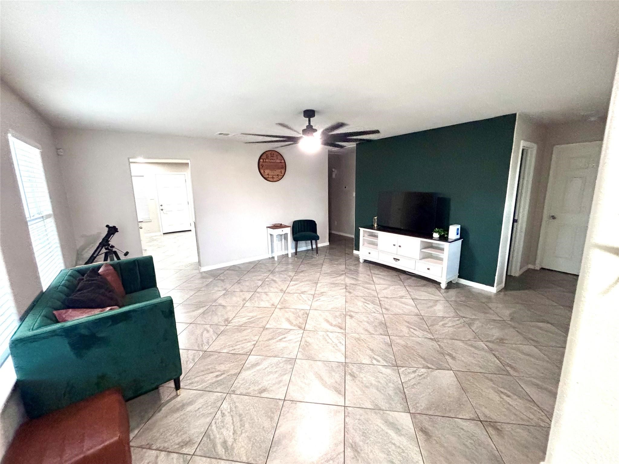 910 Rosewick Street Houston, TX 77015 - Photo 3 of 13