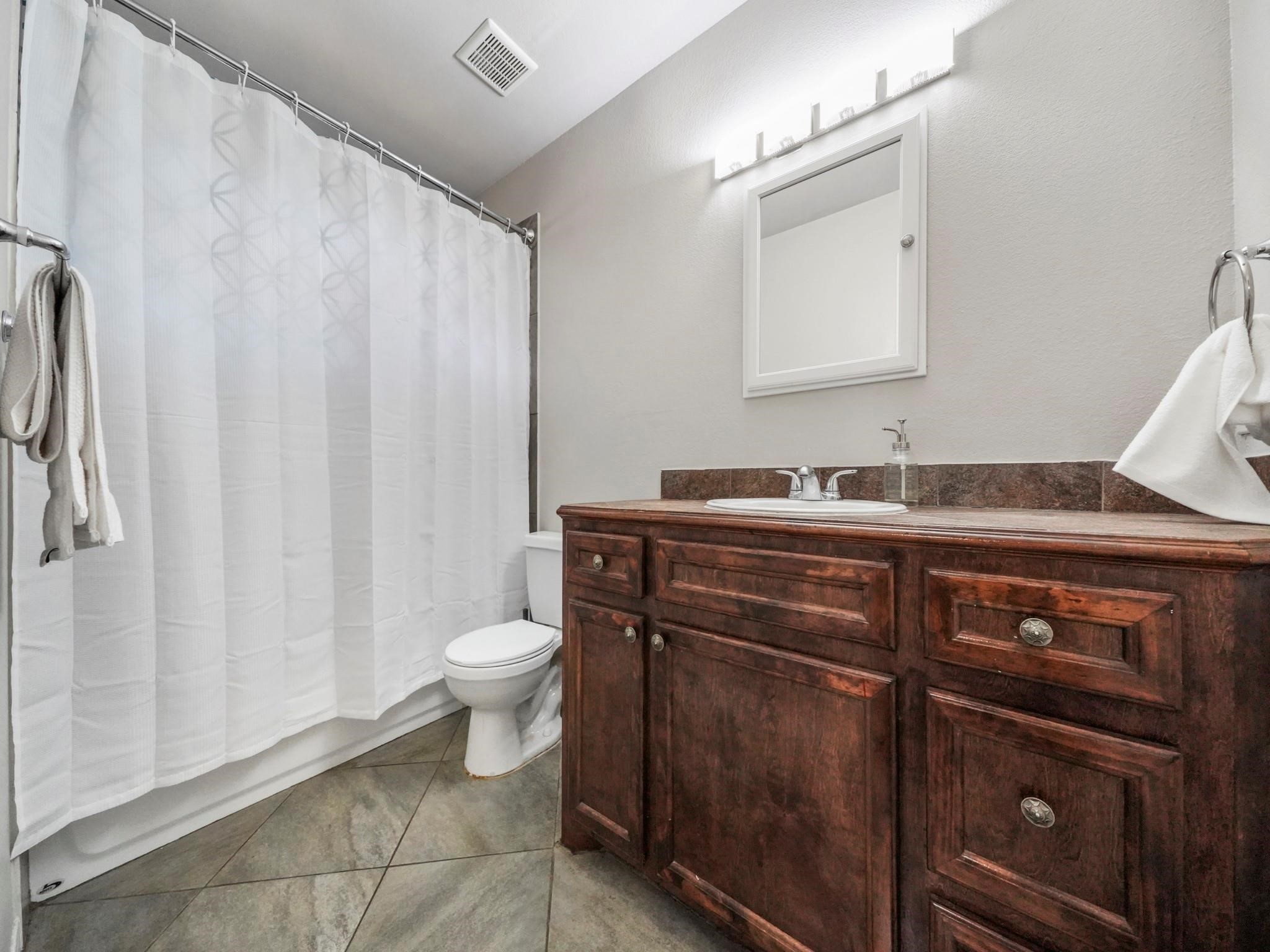 910 Rosewick Street Houston, TX 77015 - Photo 8 of 13