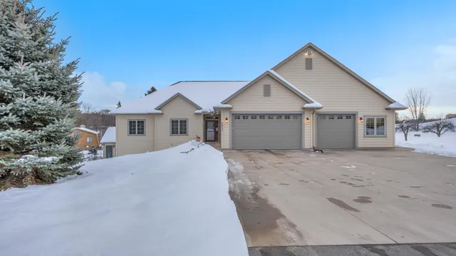 $575,000 | 3011 Rolling Hills Drive, Newton, WI 54220