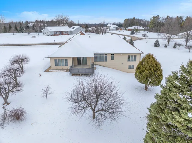 $575,000 | 3011 Rolling Hills Drive, Newton, WI 54220