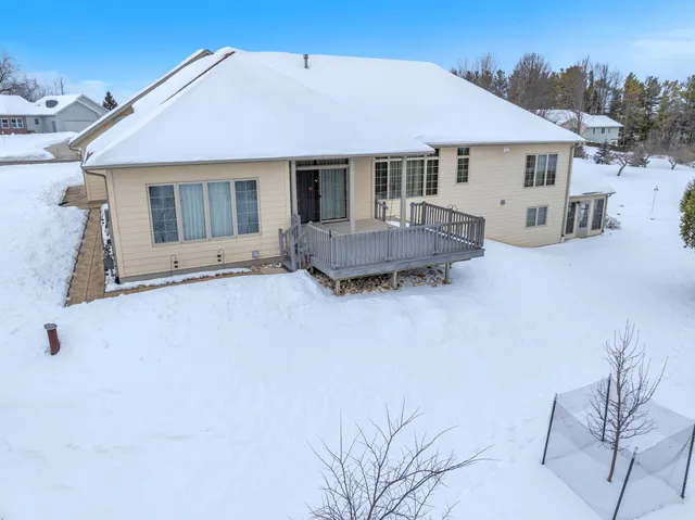 $575,000 | 3011 Rolling Hills Drive, Newton, WI 54220