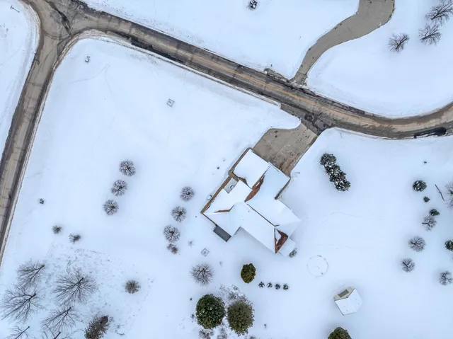 $575,000 | 3011 Rolling Hills Drive, Newton, WI 54220