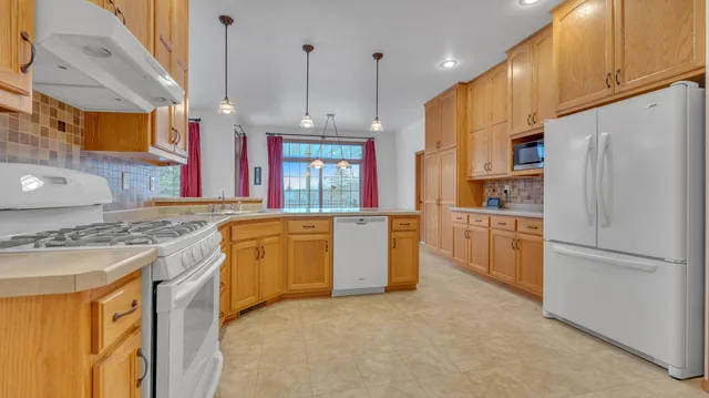 $575,000 | 3011 Rolling Hills Drive, Newton, WI 54220