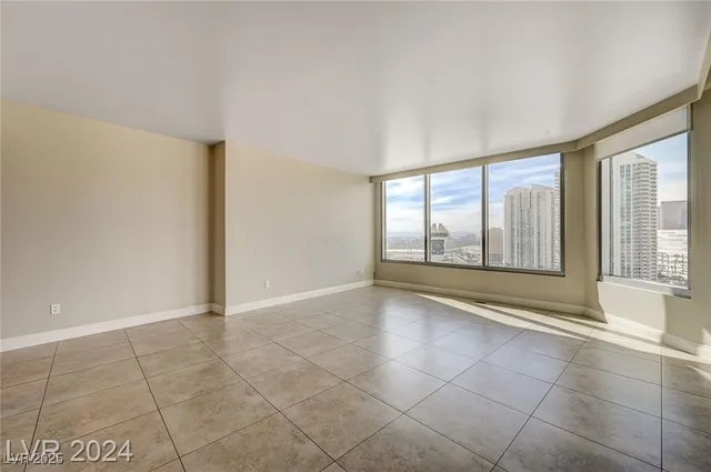 $3,500 | 222 Karen Avenue, Unit 2101, Las Vegas, NV 89109