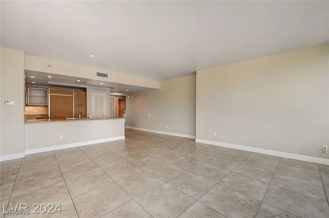 $3,500 | 222 Karen Avenue, Unit 2101, Las Vegas, NV 89109