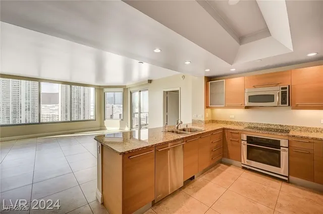 $3,500 | 222 Karen Avenue, Unit 2101, Las Vegas, NV 89109