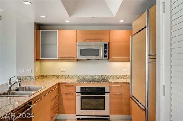 $3,500 | 222 Karen Avenue, Unit 2101, Las Vegas, NV 89109