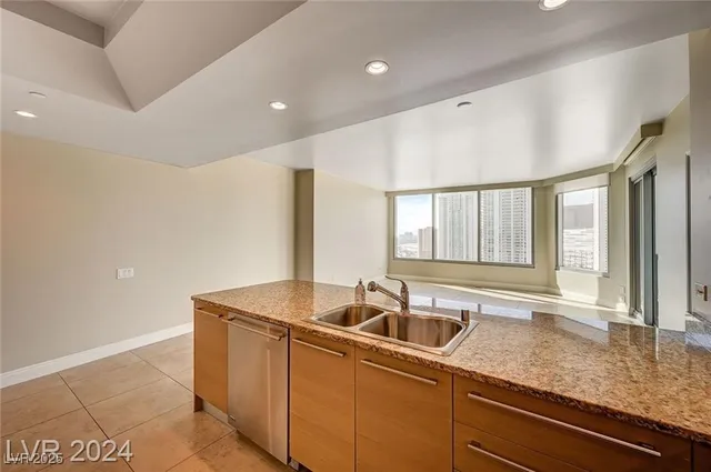 $3,500 | 222 Karen Avenue, Unit 2101, Las Vegas, NV 89109