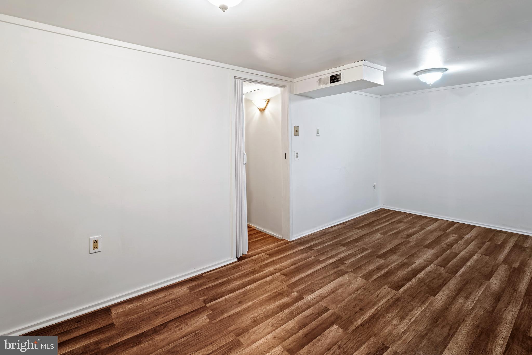 930 Burnside Road Sharon Hill, PA 19079 - Photo 27 of 35 2nd room in basement