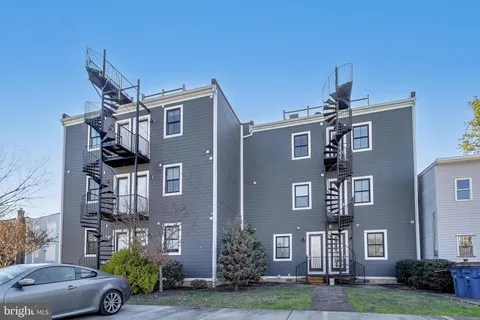 $625,000 | 2012 D Street Northeast, Unit 4, Washington, DC 20002