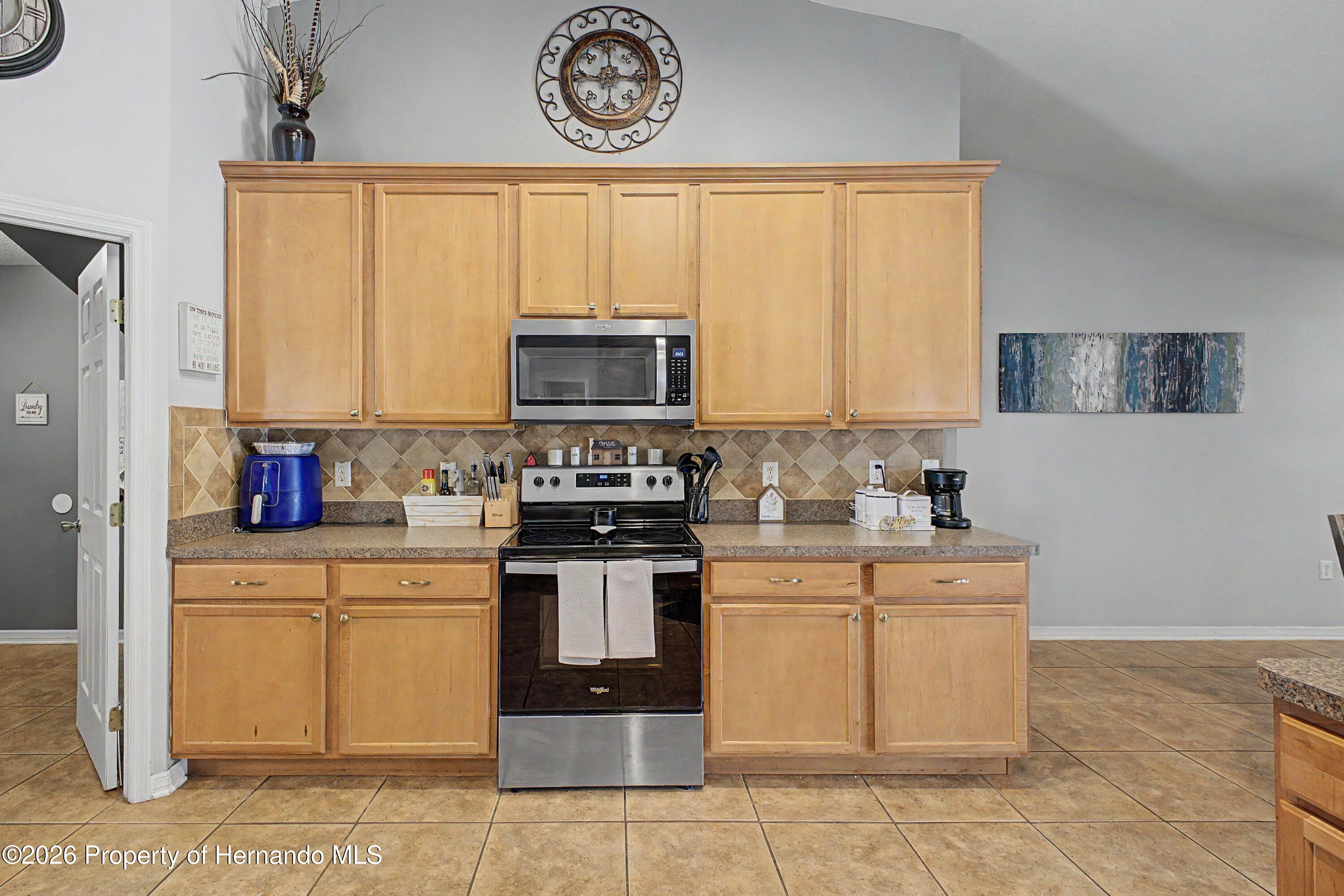 2262 Gaucho Avenue Spring Hill, FL 34608 - Photo 21 of 53 13_5W1A0347
