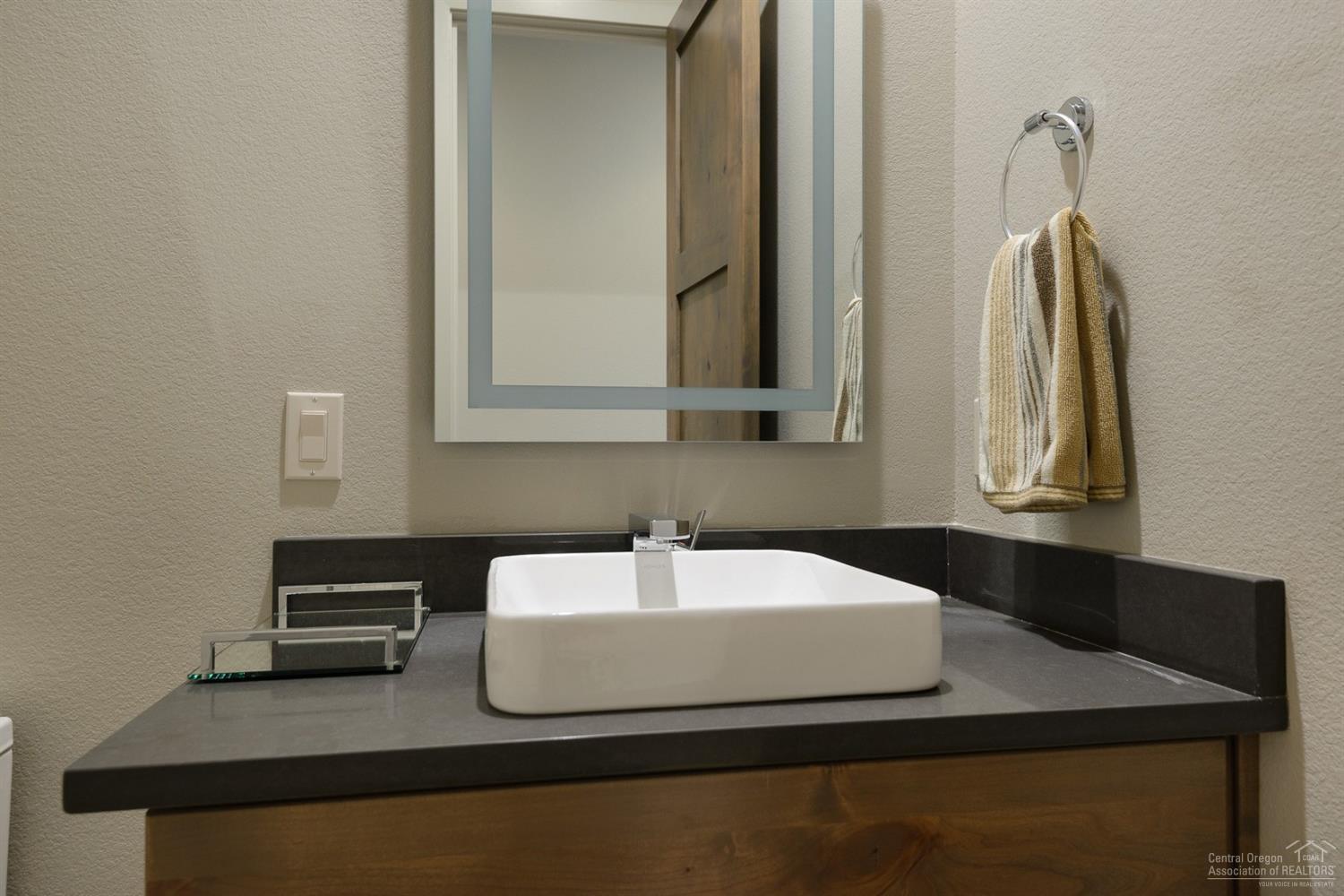 60424 Kangaroo Loop Bend, OR 97702 - Photo 10 of 24 Additional Photo