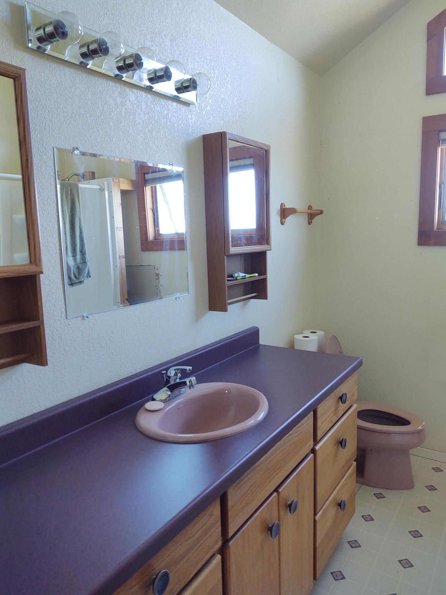 39292 Modoc Point Road Chiloquin, OR 97624 - Photo 19 of 38 Home 17