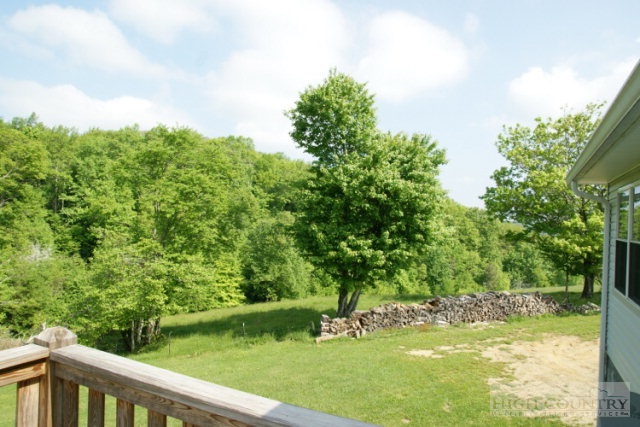 2080 Worley Road Banner Elk, NC 28604 - Photo 3 of 15 Gallery Image 3