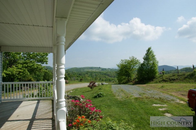 2080 Worley Road Banner Elk, NC 28604 - Photo 4 of 15 Gallery Image 4