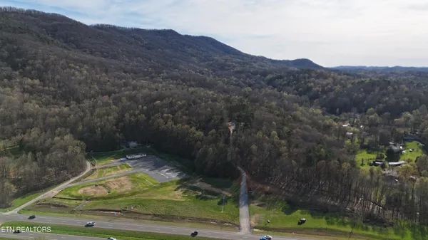 $399,900 | 4770 East Lamar Alexander Parkway, Walland, TN 37886