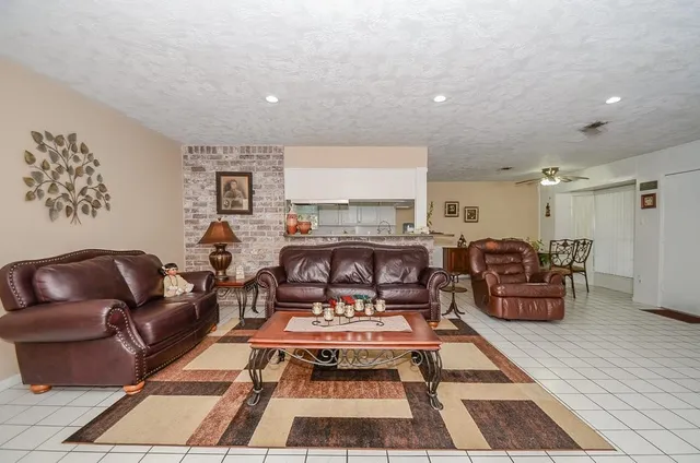 $1,800 | 9331 Meaux Drive, Houston, TX 77031