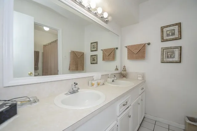 $1,800 | 9331 Meaux Drive, Houston, TX 77031