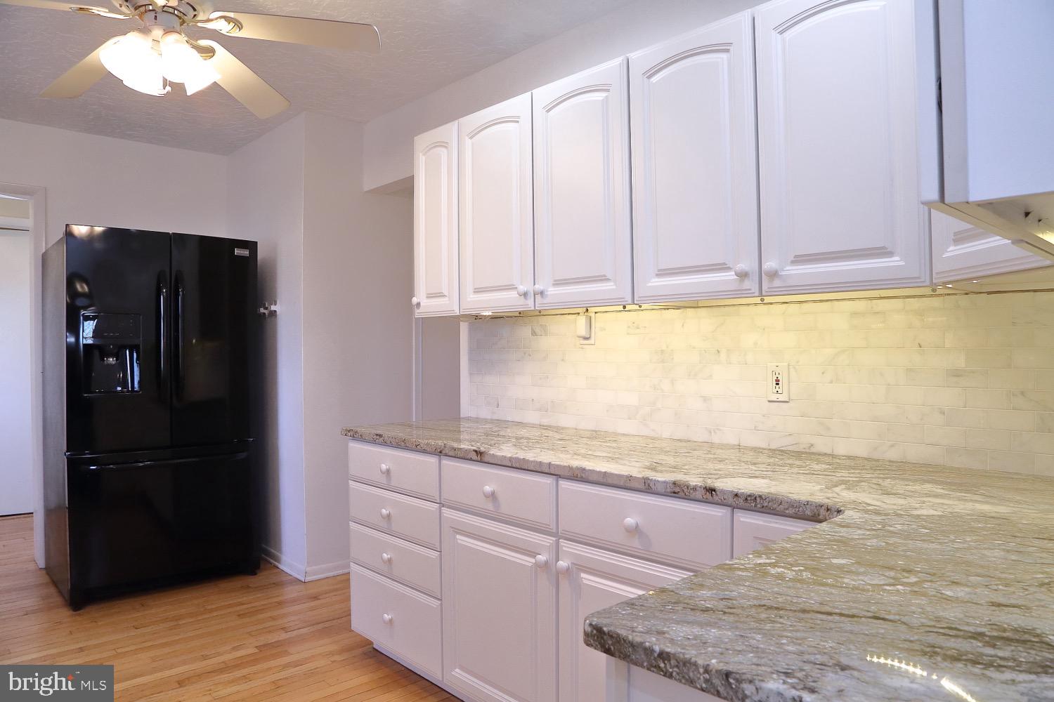 695 Academy Road York, PA 17406 - Photo 8 of 24 Loads of counter and cabinet space