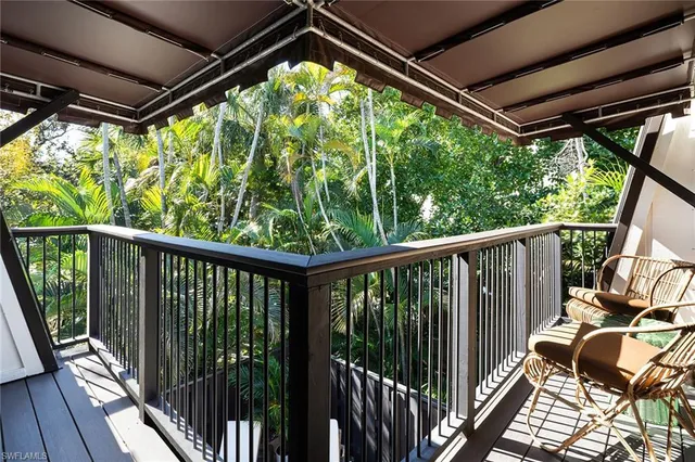 $895,000 | 465 Broad Avenue South, Unit 1A, Naples, FL 34102