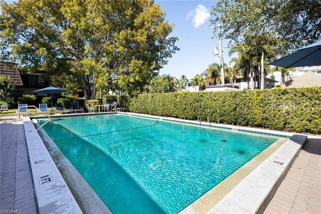 $895,000 | 465 Broad Avenue South, Unit 1A, Naples, FL 34102