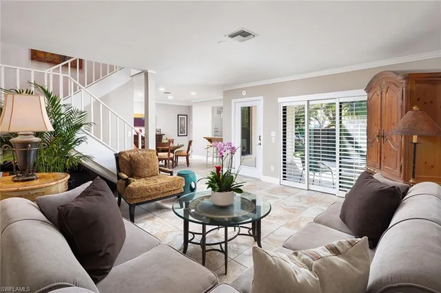 $895,000 | 465 Broad Avenue South, Unit 1A, Naples, FL 34102