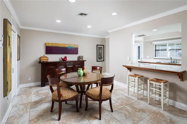 $895,000 | 465 Broad Avenue South, Unit 1A, Naples, FL 34102