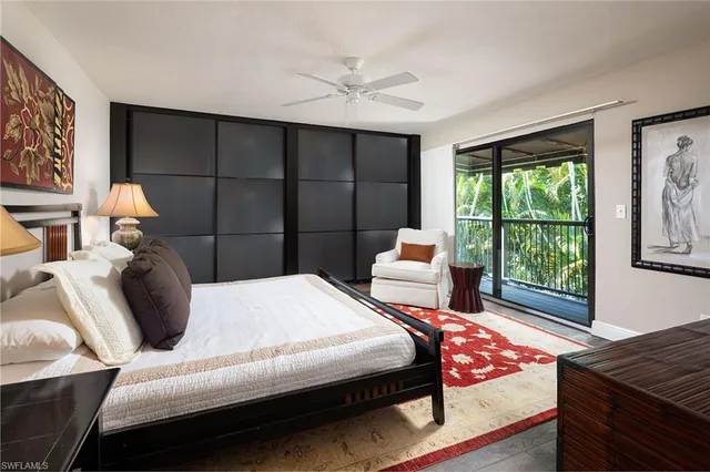 $895,000 | 465 Broad Avenue South, Unit 1A, Naples, FL 34102