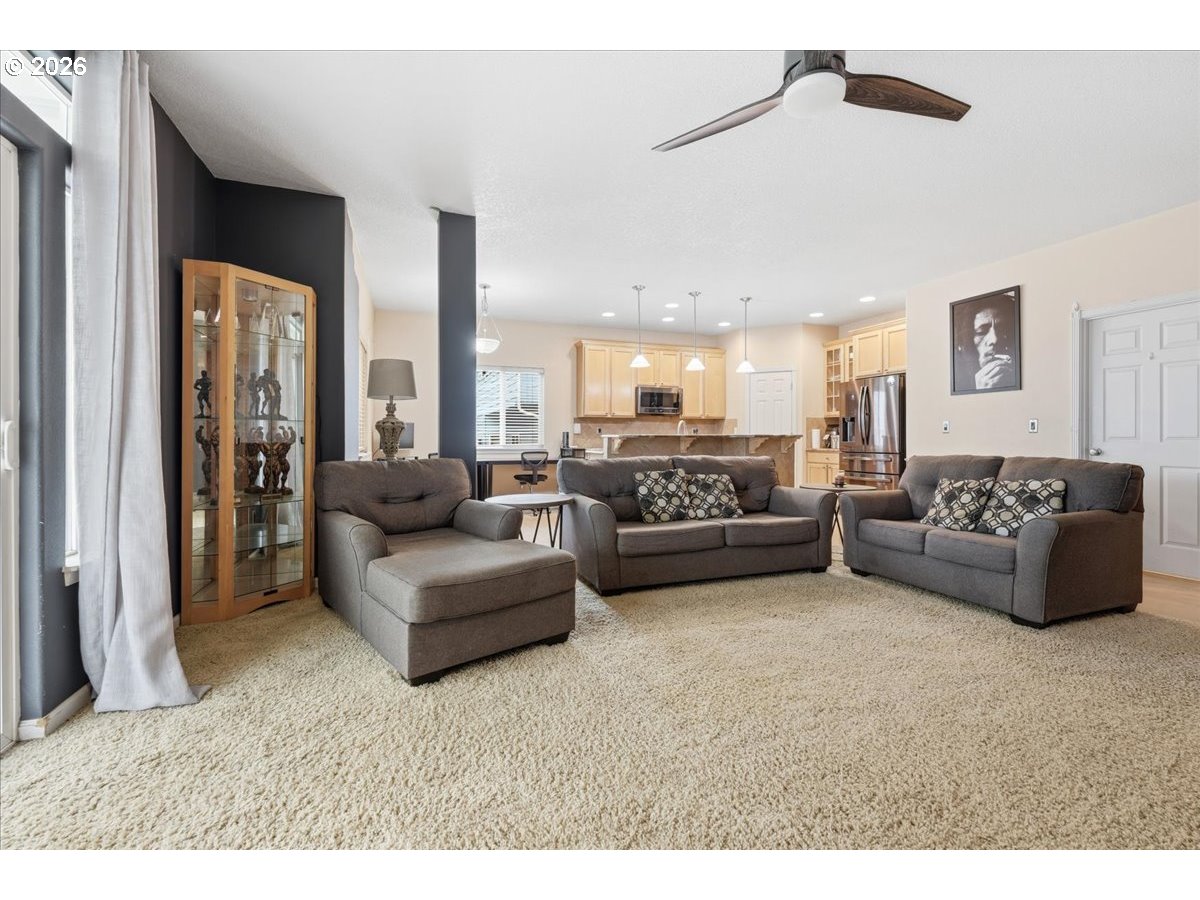 6366 Southeast 33rd Way Gresham, OR 97080 - Photo 9 of 31