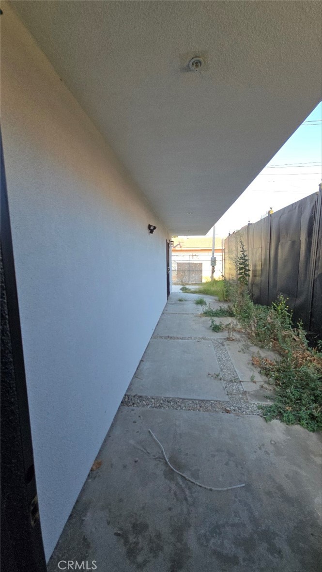 10415 1/2 Avalon Boulevard Los Angeles, CA 90003 - Photo 14 of 24 a view of parking area