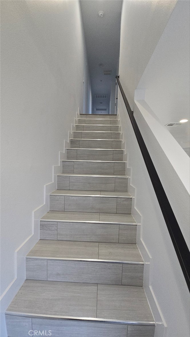 10415 1/2 Avalon Boulevard Los Angeles, CA 90003 - Photo 18 of 24 a view of entryway