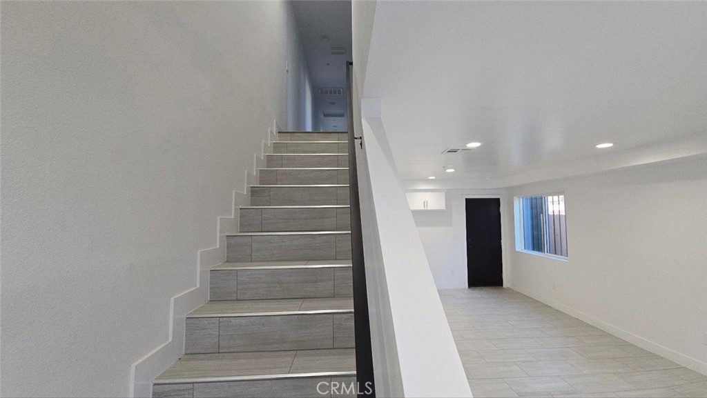 10415 1/2 Avalon Boulevard Los Angeles, CA 90003 - Photo 19 of 24 a view of entryway and hall
