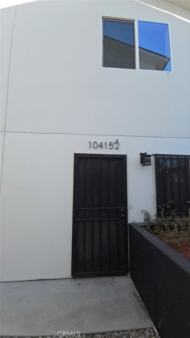 10415 1/2 Avalon Boulevard Los Angeles, CA 90003 - Photo 5 of 24