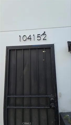 a view of entryway and hall