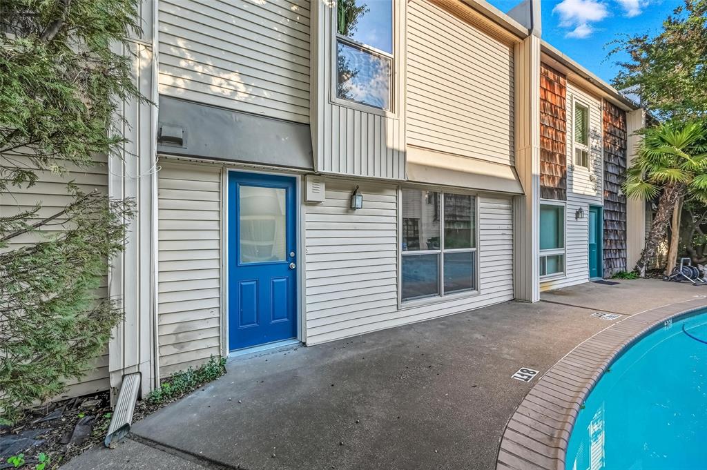 2702 Douglas Avenue, Unit 121 Dallas, TX 75219 - Photo 3 of 34 a house with a outdoor space