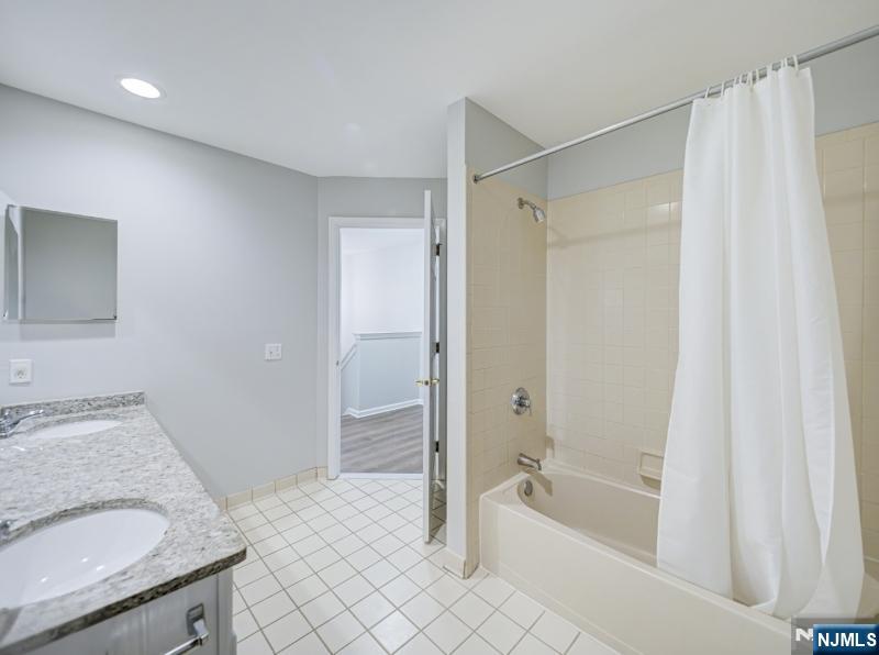 28 Gordon Circle Parsippany, NJ 07054 - Photo 24 of 33