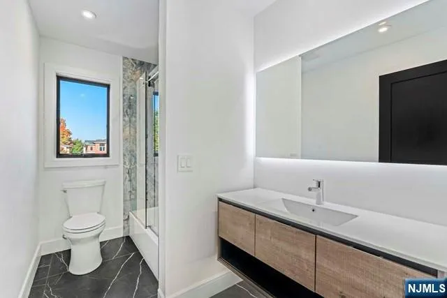 $7,800 | 425 Grandview Place, Fort Lee, NJ 07024