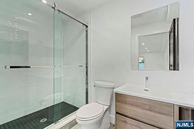 $7,800 | 425 Grandview Place, Fort Lee, NJ 07024