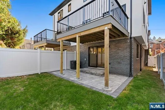 $7,800 | 425 Grandview Place, Fort Lee, NJ 07024