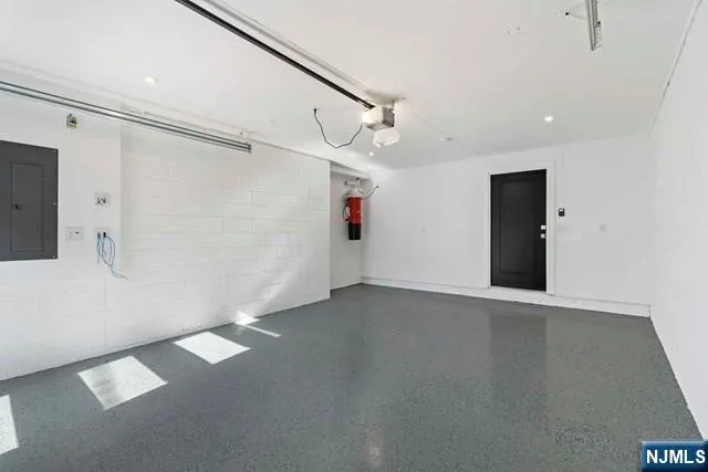 $7,800 | 425 Grandview Place, Fort Lee, NJ 07024