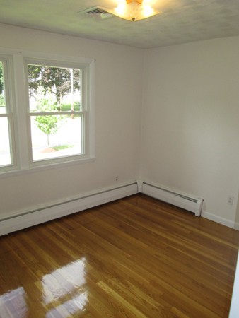 40 Stoneleigh Road Worcester, MA 01606 - Photo 9 of 26 Gallery Image 9