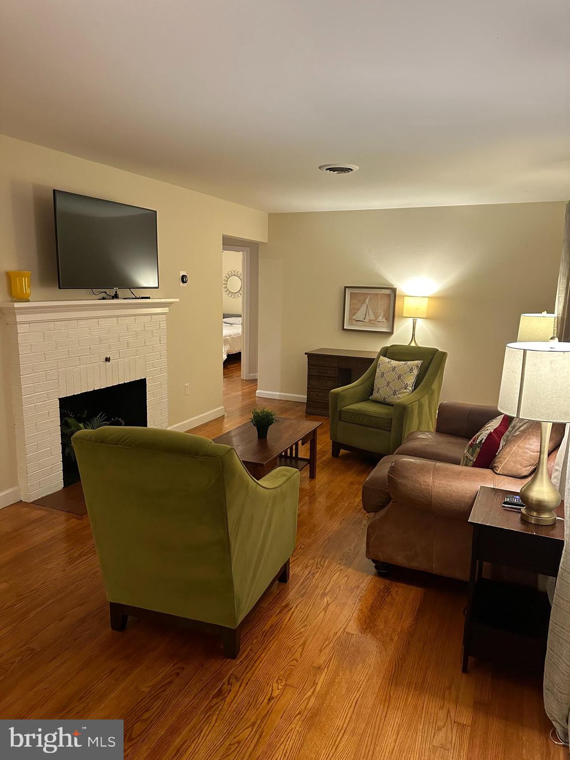 8754 Signal Hill Road Manassas, VA 20110 - Photo 3 of 15