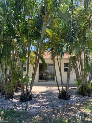 $925,000 | 595 101st Avenue North, Naples, FL 34108