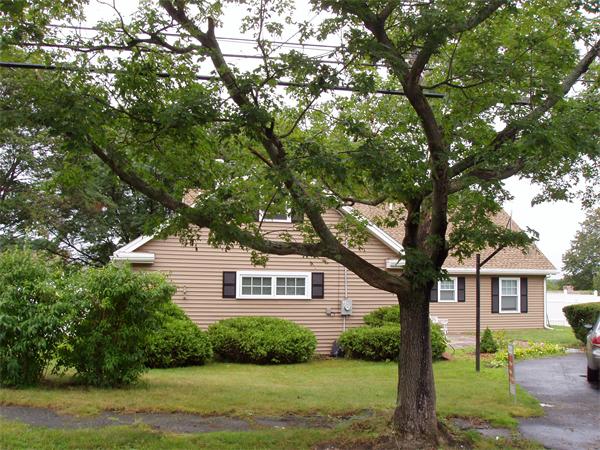 21 Radcliffe Road Beverly, MA 01915 - Photo 3 of 15 Gallery Image 3